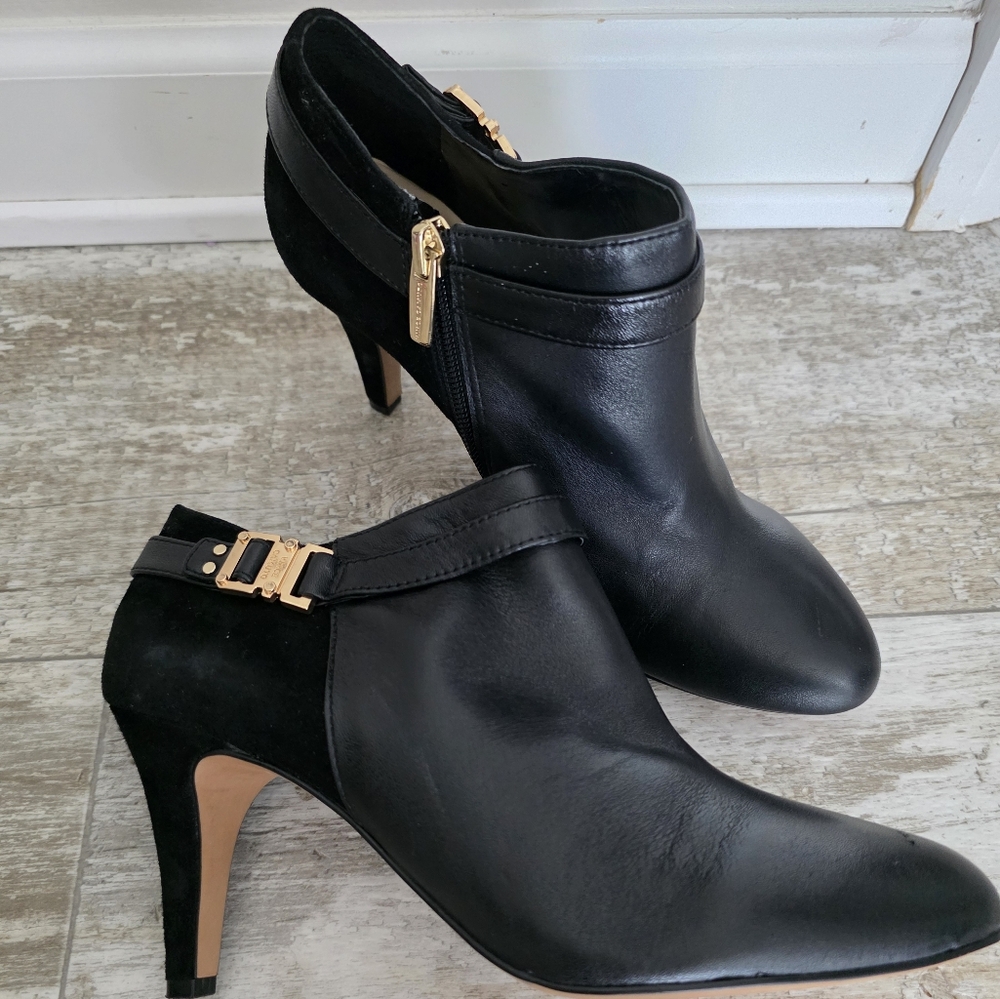 Vince Camuto vanna black Genuine leather ankle booties pumps heels 7.5 buckle